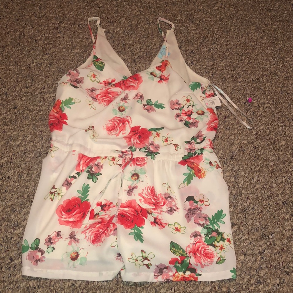Apricot Lane Floral Cream Romper, NWT Size L